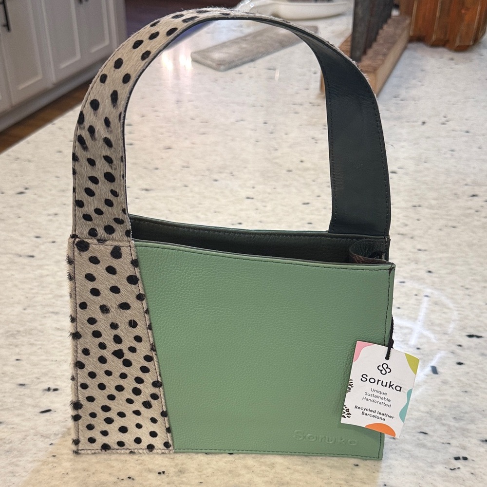 NWT Soruka Green and Animal Print Bag with shoulder strap and dust bag - Picture 2 of 7